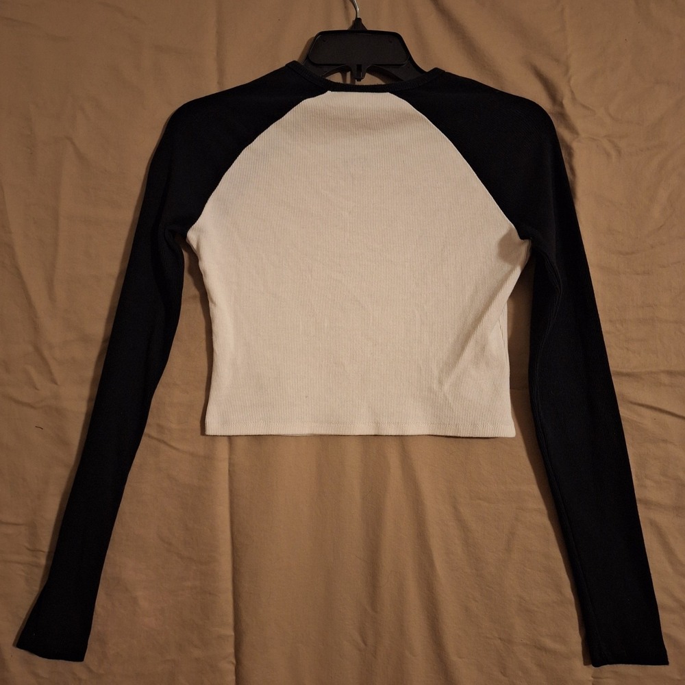 Western Yellowstone Dutton Ranch long sleeve crop top black off-white M - Picture 7 of 8